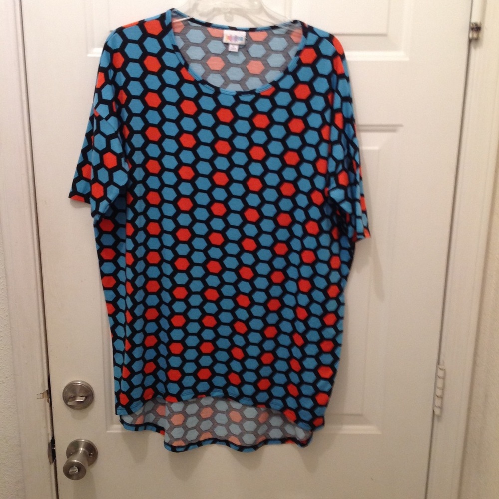 Lady's small Lularoe top